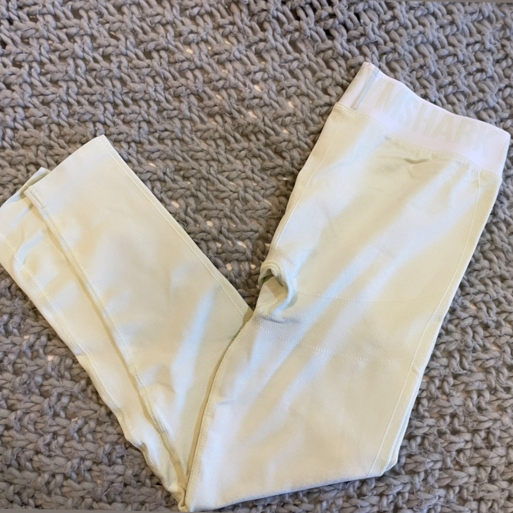 LIGHT LIME GYMSHARK LEGGINGS